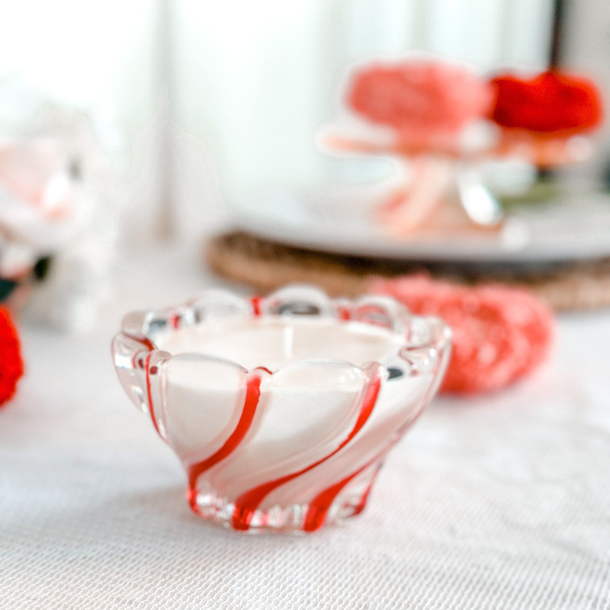 Holiday Gift Candle in Vintage Red Swirl Bowl, Vintage Christmas Décor
