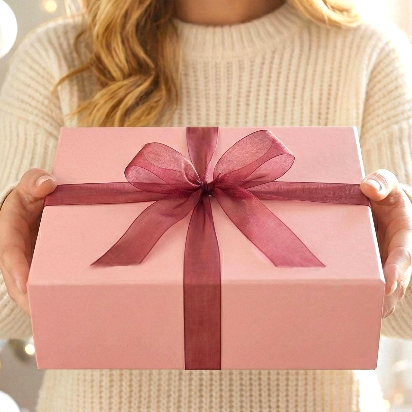 Holiday Candle Gift Set – Pink Vintage-Inspired Jar + Mini Floral Tin