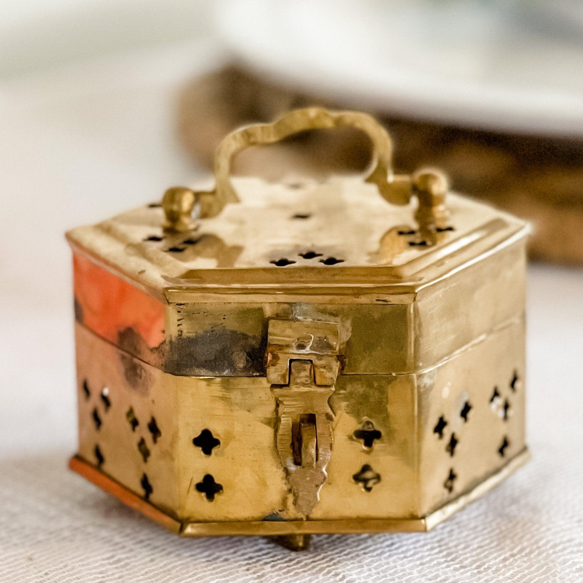 Vintage Brass Hinged Cricket Box - RetroWix 