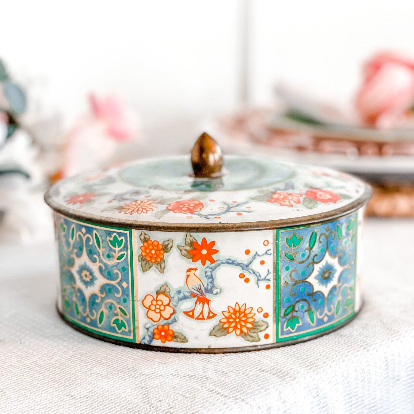Scented Candle in Vintage Biscuit Tin