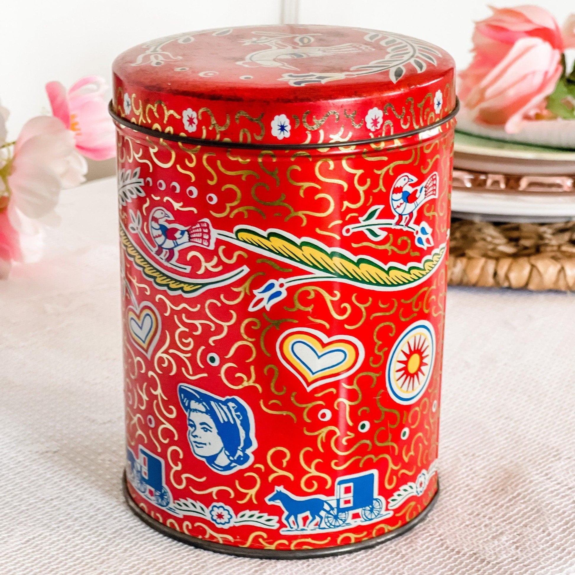 Scented Candle in Vintage Tin - RetroWix 